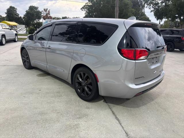 2020 Chrysler Pacifica Touring