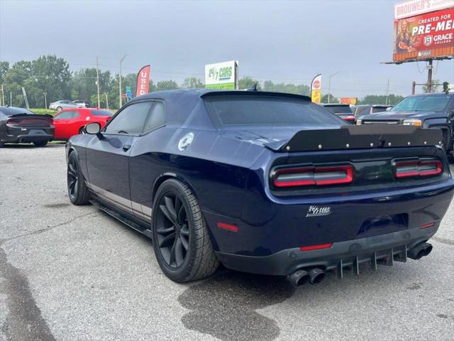 2016 Dodge Challenger SXT Plus