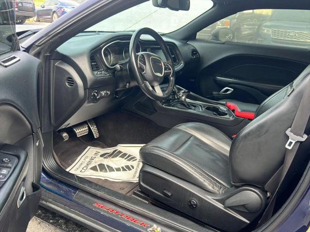 2016 Dodge Challenger SXT Plus