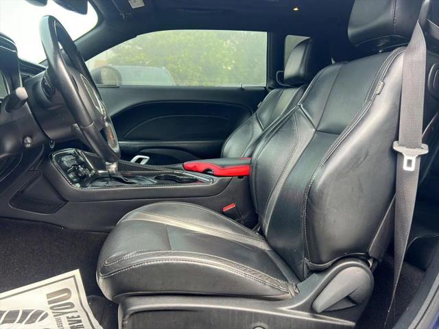 2016 Dodge Challenger SXT Plus