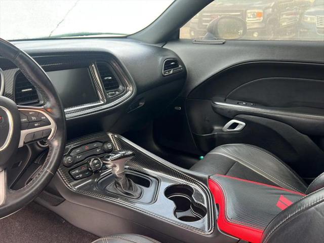 2016 Dodge Challenger SXT Plus