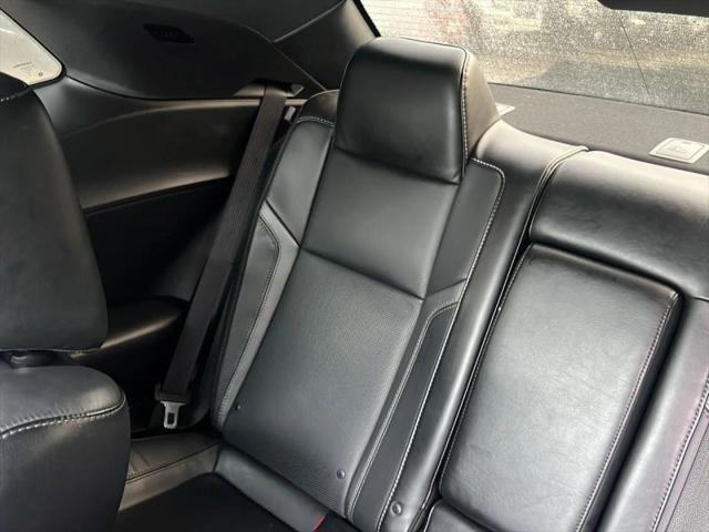 2016 Dodge Challenger SXT Plus