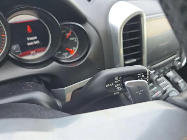 2017 Porsche Cayenne Platinum Edition