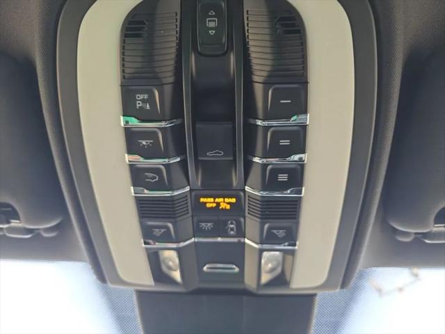 2017 Porsche Cayenne Platinum Edition