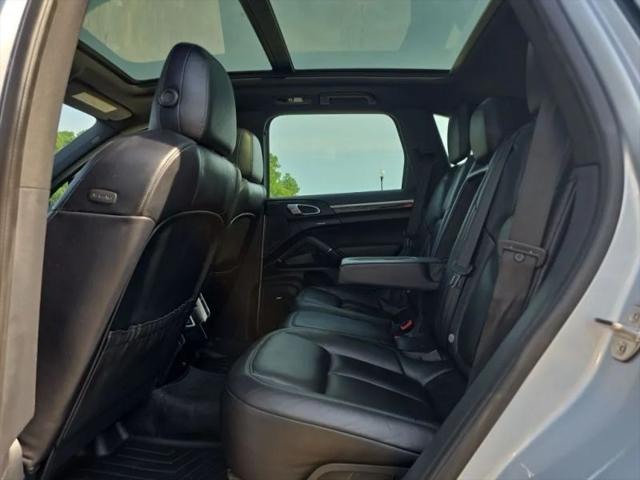 2017 Porsche Cayenne Platinum Edition