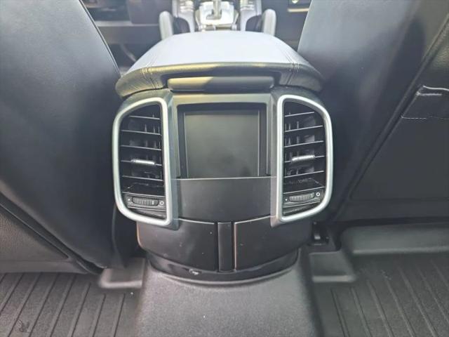 2017 Porsche Cayenne Platinum Edition