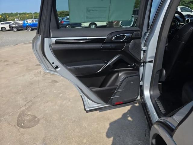 2017 Porsche Cayenne Platinum Edition