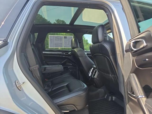 2017 Porsche Cayenne Platinum Edition