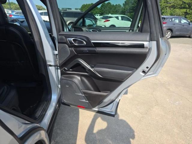 2017 Porsche Cayenne Platinum Edition