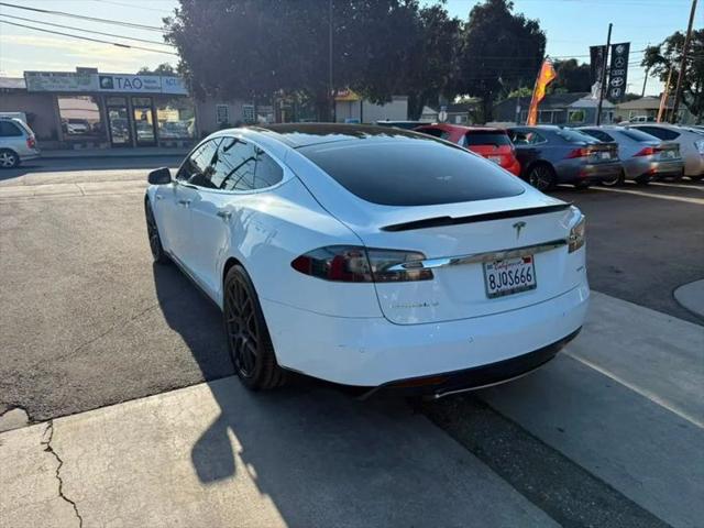 2015 Tesla Model S 85D