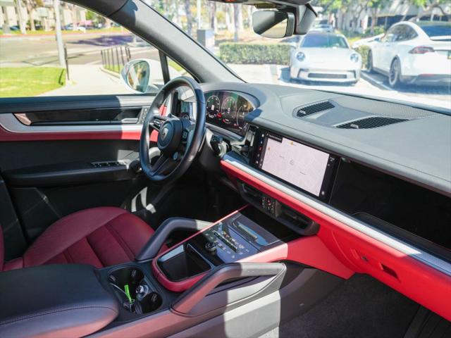 2024 Porsche Cayenne Base