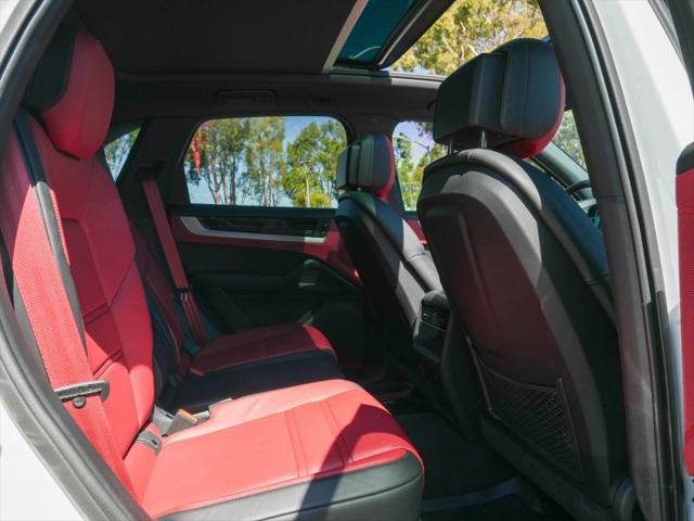 2024 Porsche Cayenne Base