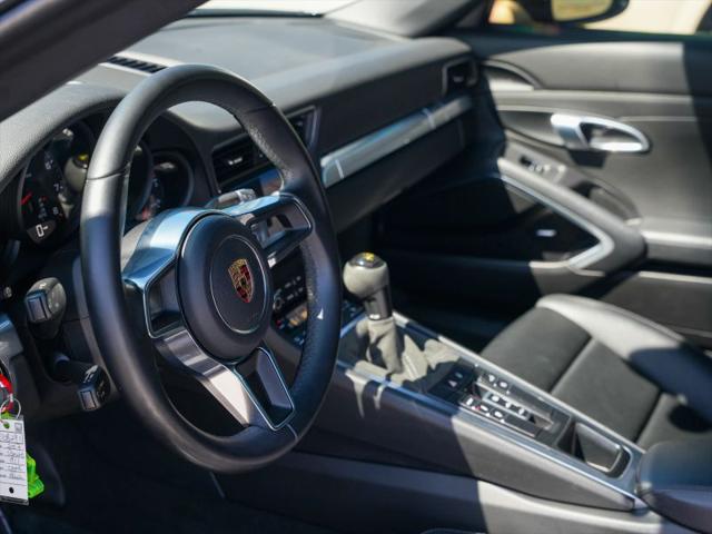 2017 Porsche 911 Carrera