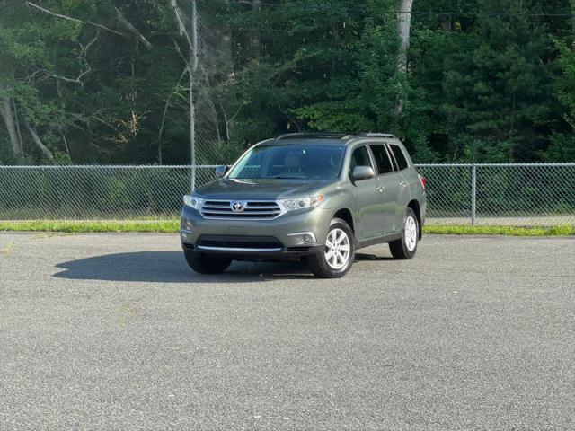 2013 Toyota Highlander SE V6 for sale in Bridgewater, MA