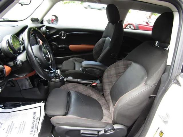 2017 MINI Hardtop Cooper