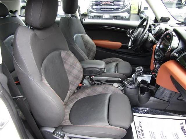 2017 MINI Hardtop Cooper