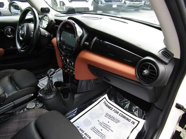 2017 MINI Hardtop Cooper