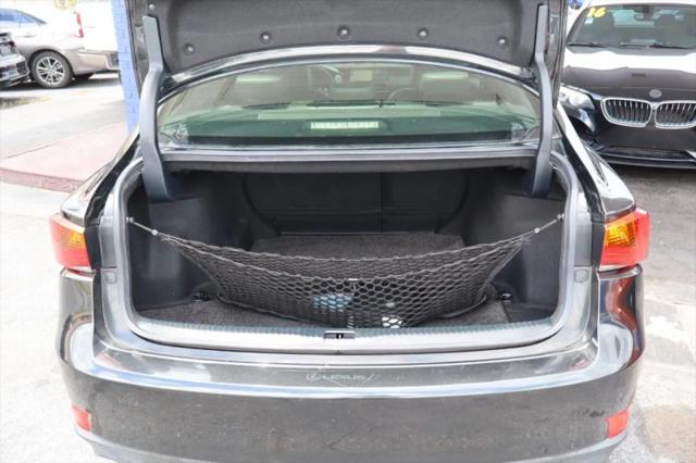 2017 Lexus IS 200t 200t