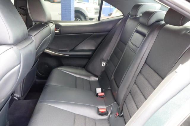 2017 Lexus IS 200t 200t