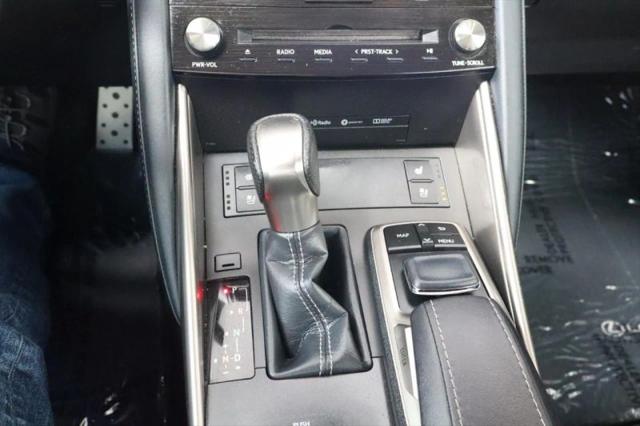 2017 Lexus IS 200t 200t