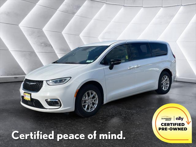 2026 Chrysler Pacifica Select for sale in Newport, VT