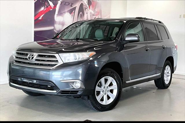 2013 Toyota Highlander SE V6 for sale in Johnston, IA