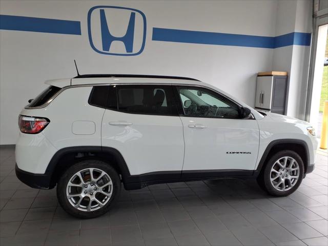 2022 Jeep Compass Latitude Lux 4x4