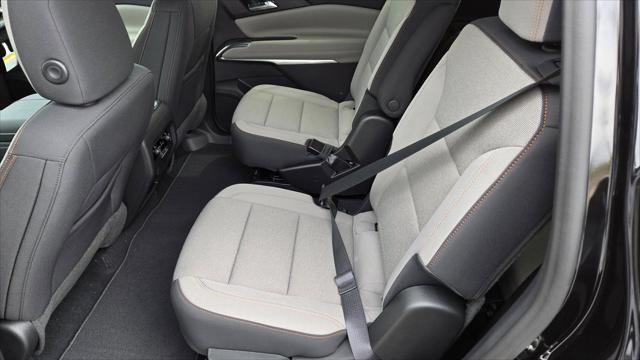 2027 Chevrolet Traverse FWD LT