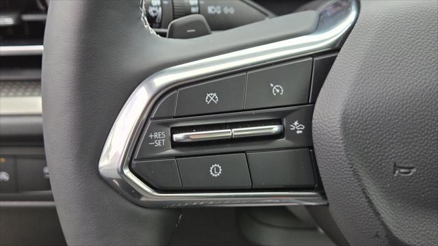 2027 Chevrolet Traverse FWD LT