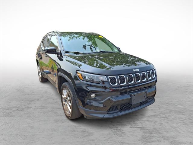 2023 Jeep Compass Latitude Lux FWD 2023 Jeep Compass Latitude Lux FWD