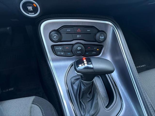 2015 Dodge Challenger SXT