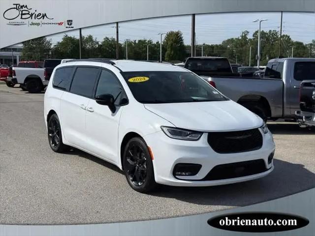 2024 Chrysler Pacifica Touring L for sale in Indianapolis, IN