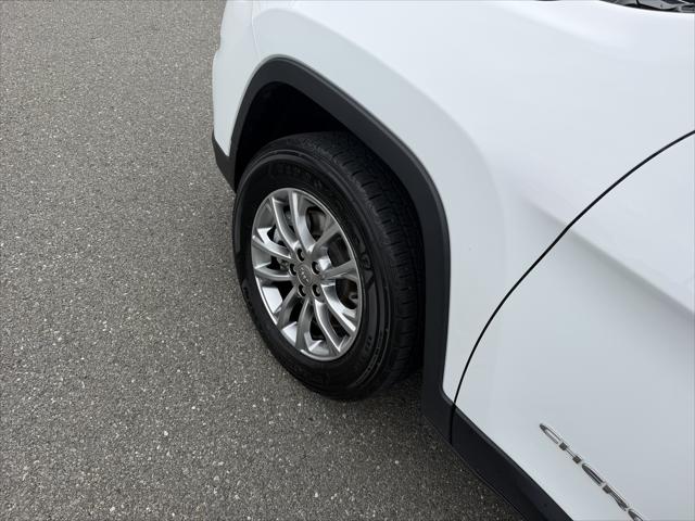 2022 Jeep Cherokee Latitude Lux