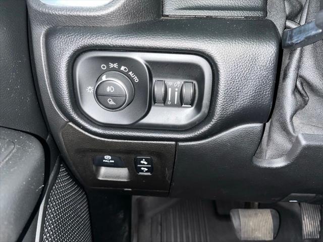 2019 Ram 1500 Big Horn/Lone Star Crew Cab 4x4 57 Box
