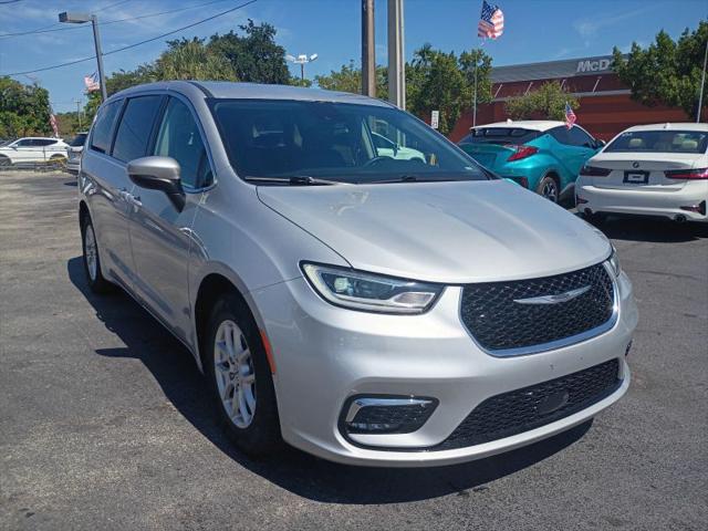 2023 Chrysler Pacifica Touring L for sale in Davie, FL