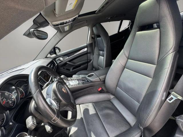 2012 Porsche Panamera 2