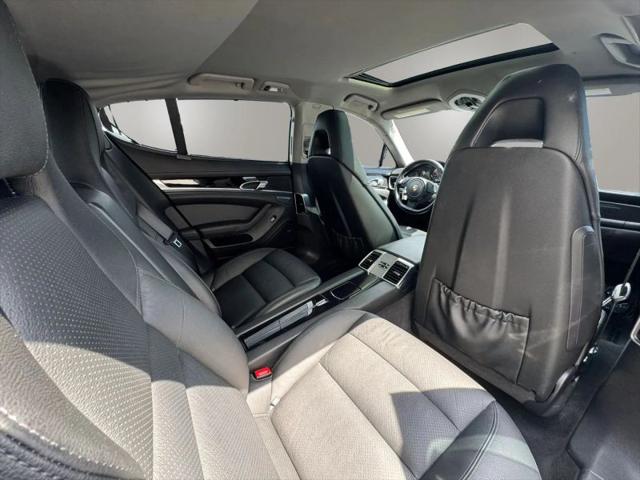 2012 Porsche Panamera 2
