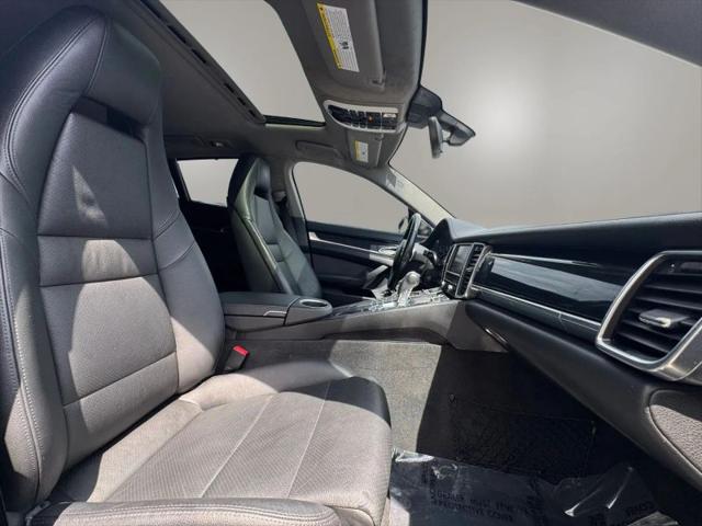 2012 Porsche Panamera 2