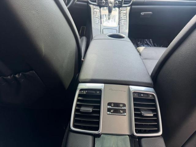 2012 Porsche Panamera 2