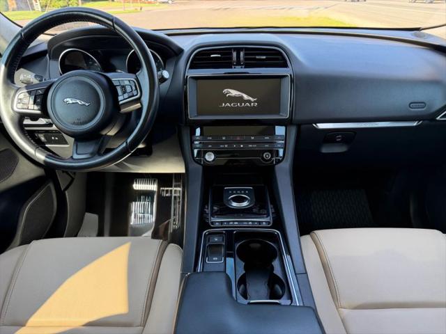 2019 Jaguar F-PACE 30t Premium