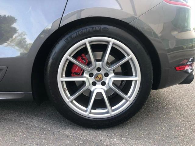 2015 Porsche Macan Turbo