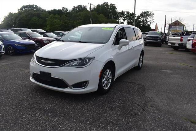 2020 Chrysler Pacifica Touring for sale in Patchogue, NY