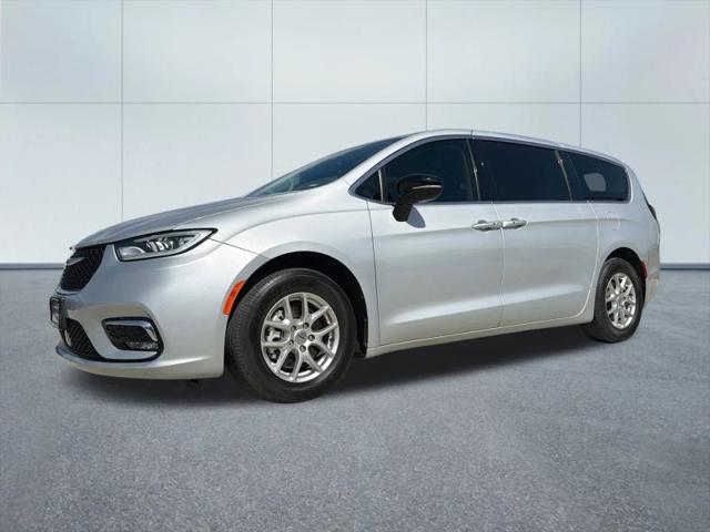 2024 Chrysler Pacifica Touring L for sale in Hillsboro, TX