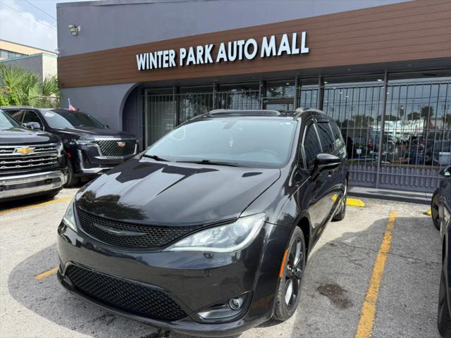 2019 Chrysler Pacifica Limited for sale in Orlando, FL