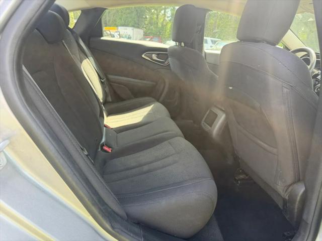 2016 Chrysler 200 LX
