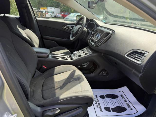2016 Chrysler 200 LX