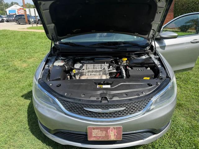 2016 Chrysler 200 LX
