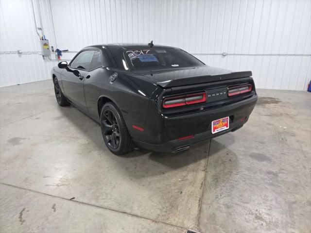 2017 Dodge Challenger SXT