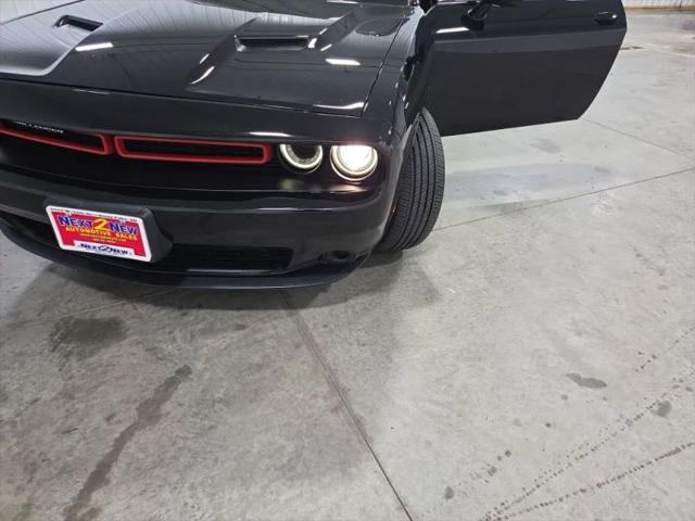 2017 Dodge Challenger SXT
