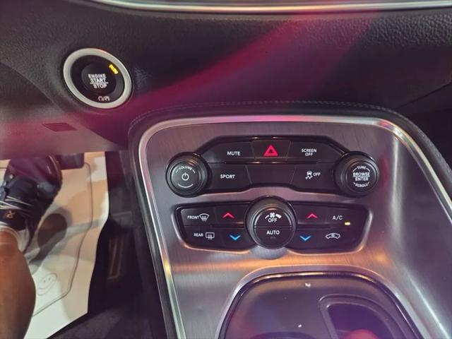 2017 Dodge Challenger SXT